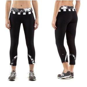 Lululemon Inspire Crop II Brisk Bloom Capris